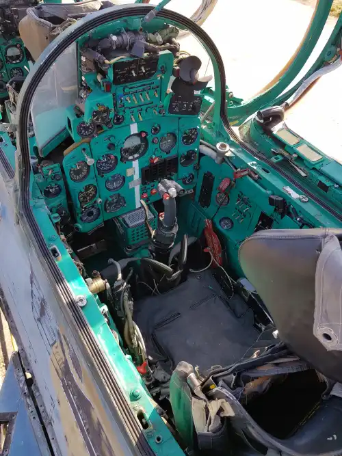 Mikojan-Gurewitsch MiG-21 UM (Jet) - Bild 5