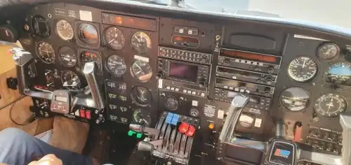 Piper Aircraft PA-34-220T Seneca III (Motorflugzeug) - Bild 7