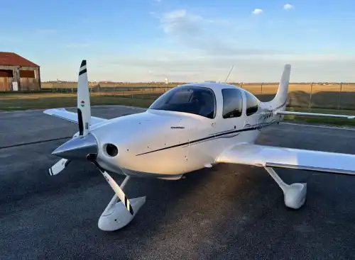 Cirrus SR22 G2 GTS (Motorflugzeug) - Bild 3