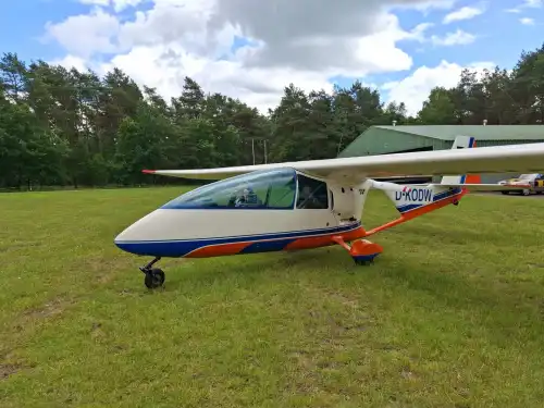 Motorsegler HB-21 des Herstellers HB Flugtechnik