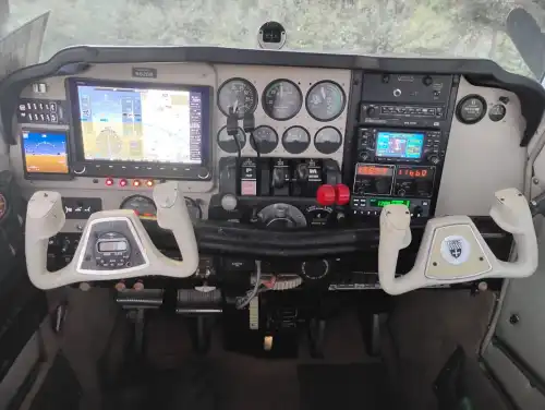 Beechcraft Baron 58 (Motorflugzeug) - Bild 10