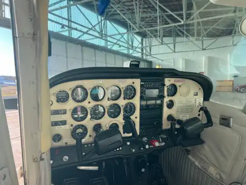 Cessna 172N (Motorflugzeug) - Bild 3